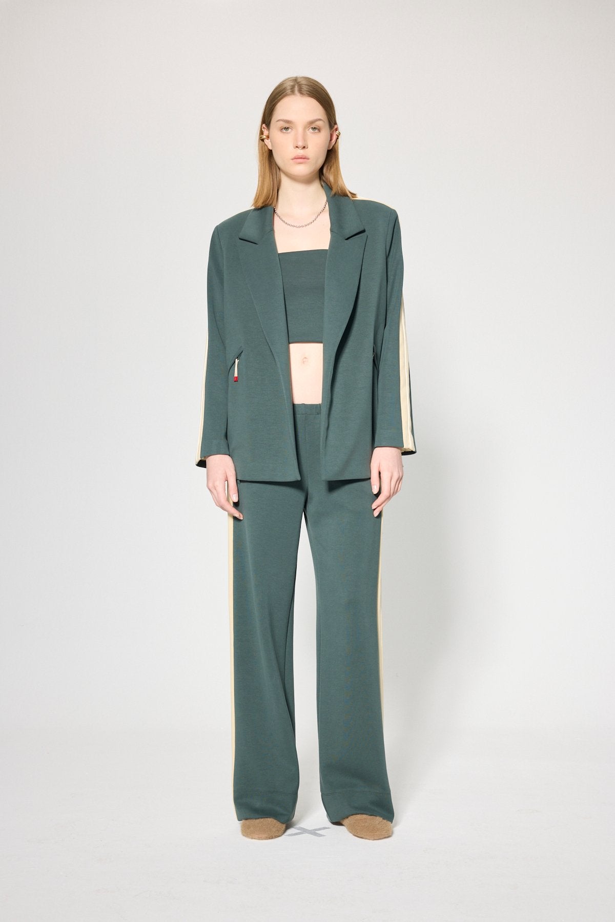 BEQUEMER GEFORMTER BLAZER